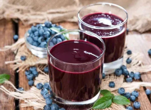 蓝莓果汁到底是蓝色红色还是紫色？蓝